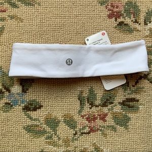 White Lululemon Fly Away Tamer Headband, NWT